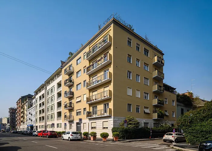 Stylish Two-Bedroom Apartment Near Fiera Milano Exhibition Area Just Minutes From Wagner Metro Station Red Line M1